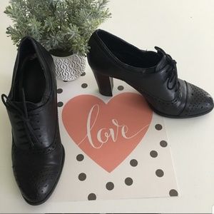 🍬 Designer Pinup Black dress shoes heels sz 8.5